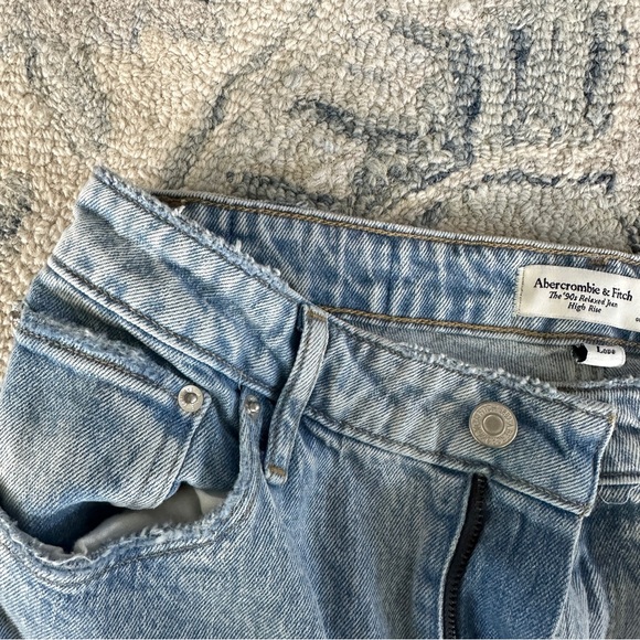 Curve Love High Rise 90s Relaxed Jean NWT - Picture 13 of 15